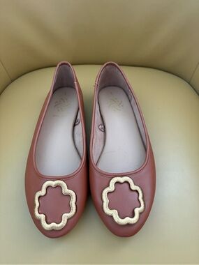 Sam and Libby Women's Brown Flats.  NWOT.  Size 9